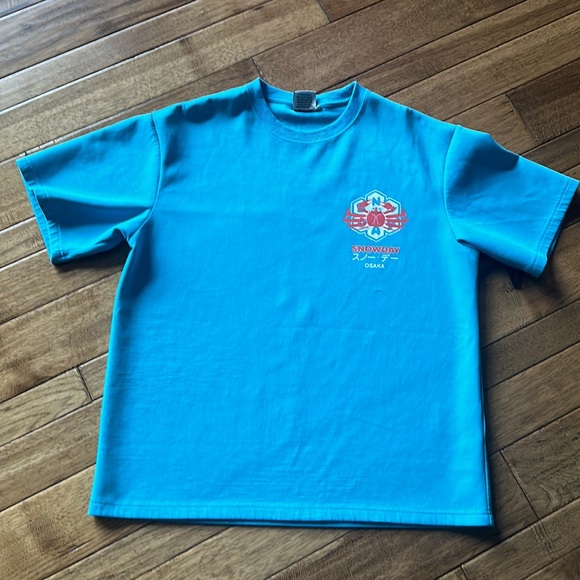 NEW Men’s Snow Day World Tour Osaka Japan Sneaker Con Streetwear Shirt M Used - Picture 4 of 11